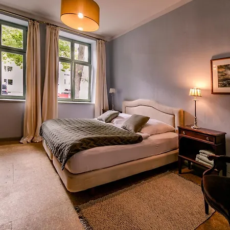 Gaestehaus Unter Den Weiden, شقة هالبيرشتادت