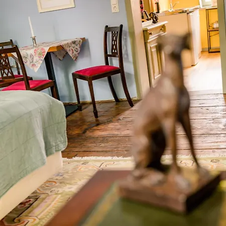 Gaestehaus Unter Den Weiden, شقة هالبيرشتادت